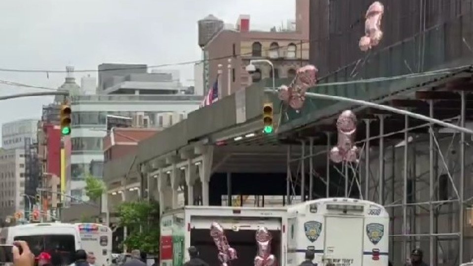 Penis-Shaped Balloons Fly Over Donald Trump's Courtroom