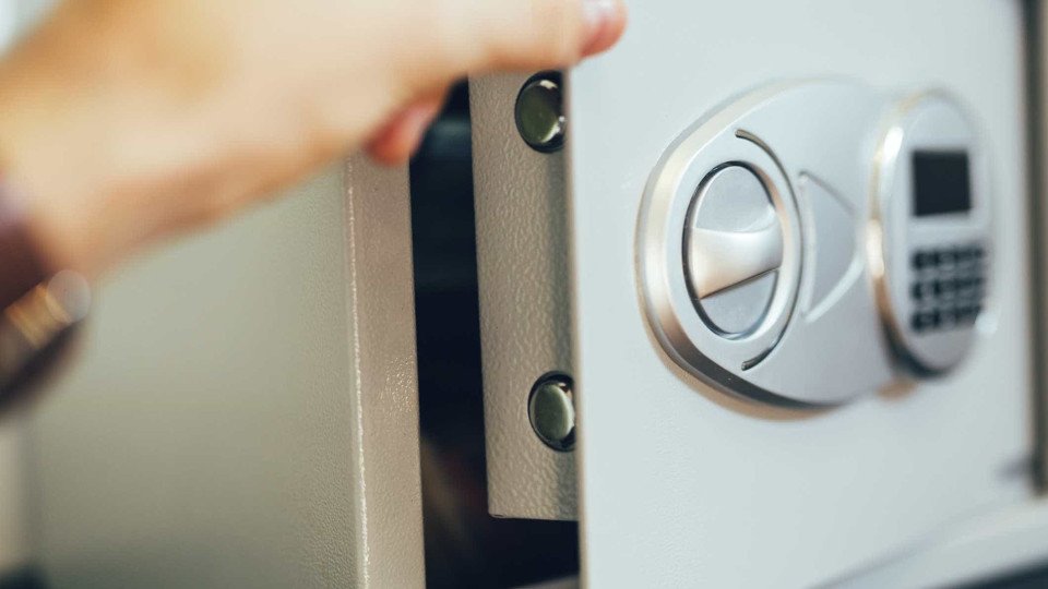 Palestinian Bank Denounces $66 Million Heist by Armed Groups