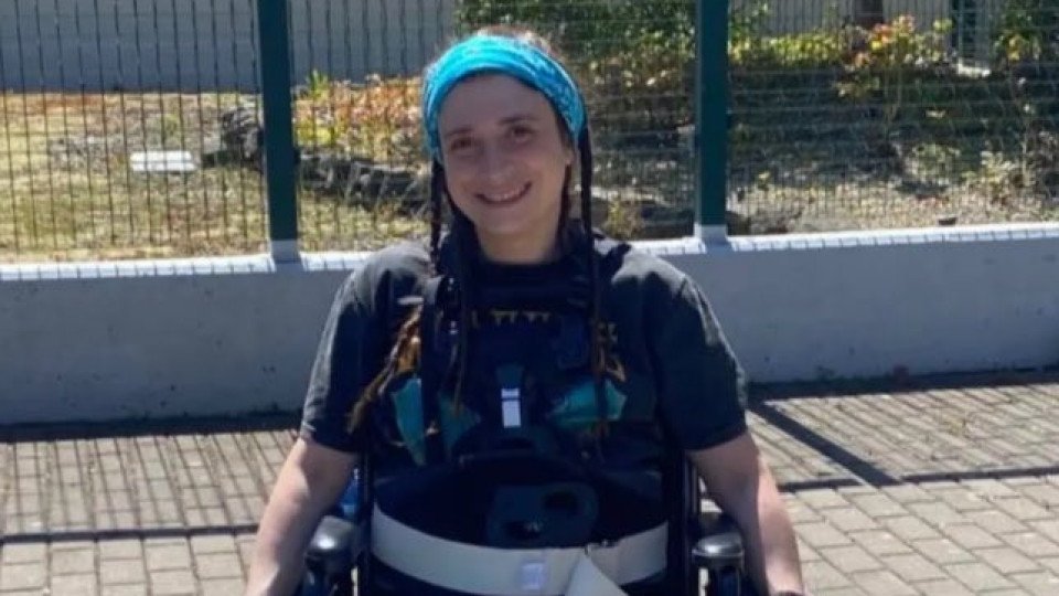 Woman Gets Paraplegic After Being Smashed by Piano in the USA