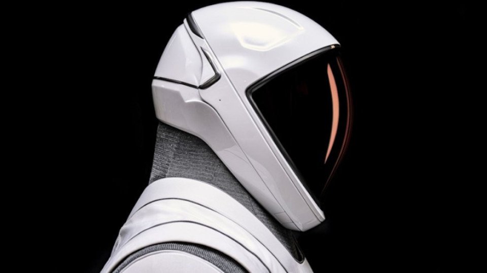 SpaceX Presents New Space Suits That Can Be Used On Mars