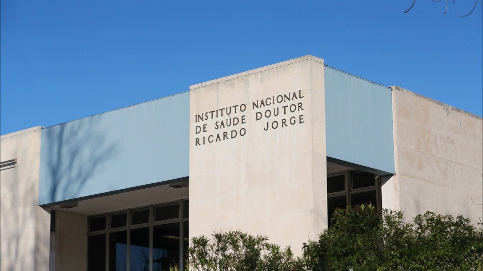 Nitric Acid Spill Causes 5 Injuries at the Ricardo Jorge Institute