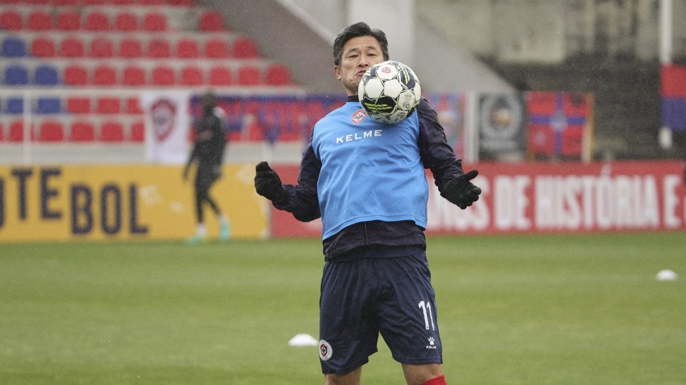 World's Oldest Player Doesn't Stop. Leaves Portugal and Has a New Club