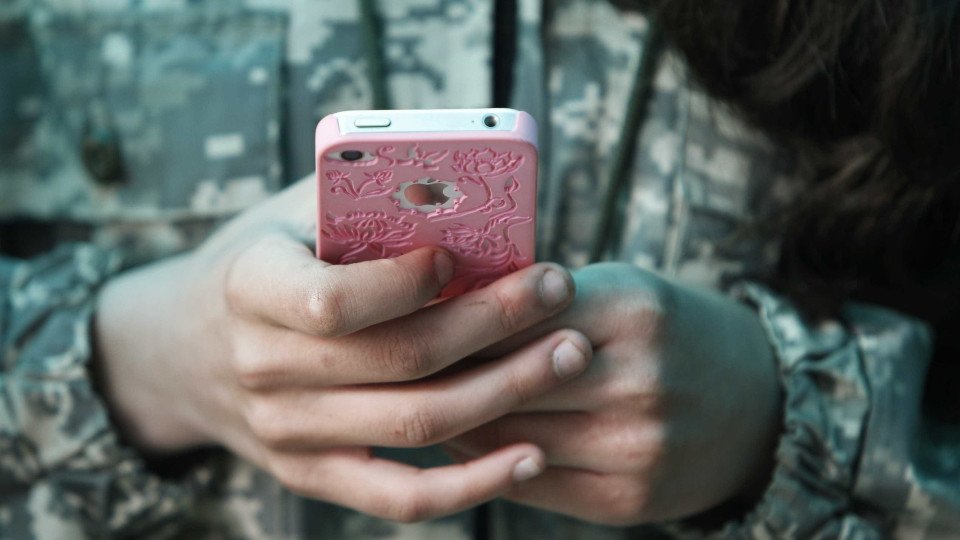 Woman Calls the Police and Pretends to Order Pizza to Report Her Abusive Husband