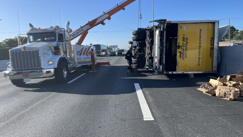 Eight Tons Of Avocados Cut Off Traffic On US Highway