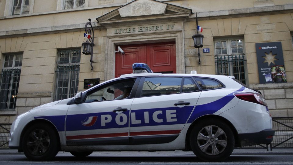 Police Kill Man Who Attacked 2 People With Tool In France