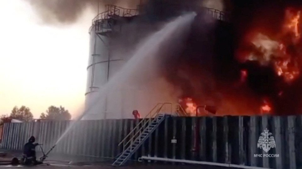 Russia Admits It Cannot Contain Refinery Fire in Azov
