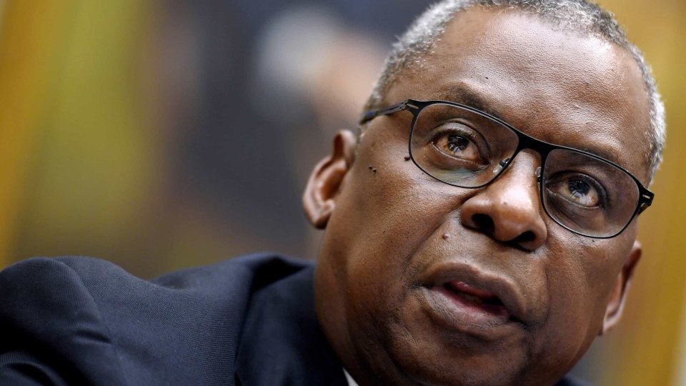 U.S. Secretary of Defense Talks to Current Russian Counterpart for the First Time