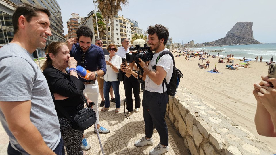 Woman Fulfilled Her Dream Of Seeing The Sea For The First Time At Age 80