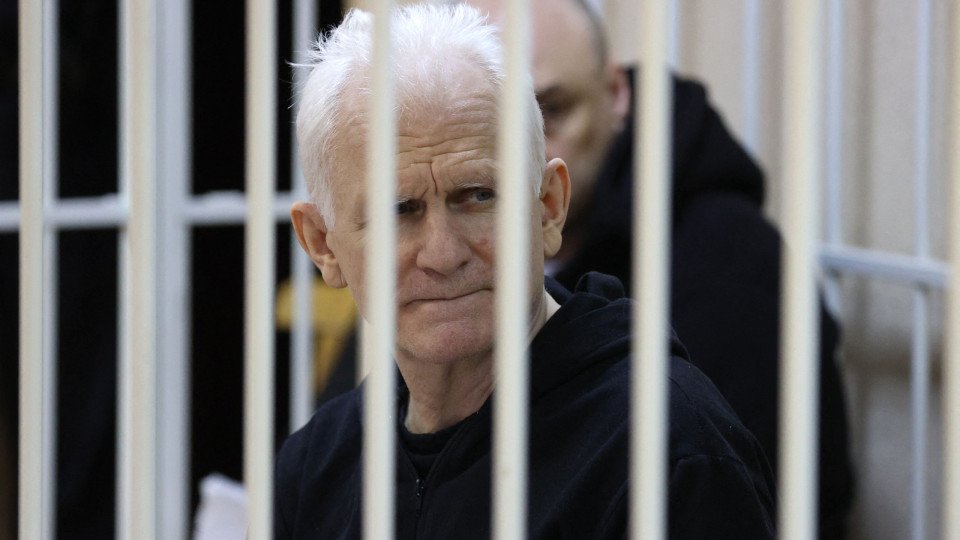 Belarusian Nobel Peace Prize Winner Deprived of Medicines in Prison, Wife Says
