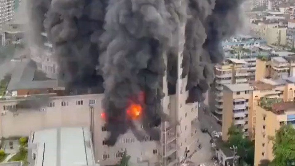 Fire at a Shopping Centre in China Causes Six Deaths