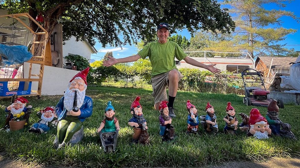 In Canada, a Mysterious Group… Restore the City Gnomes