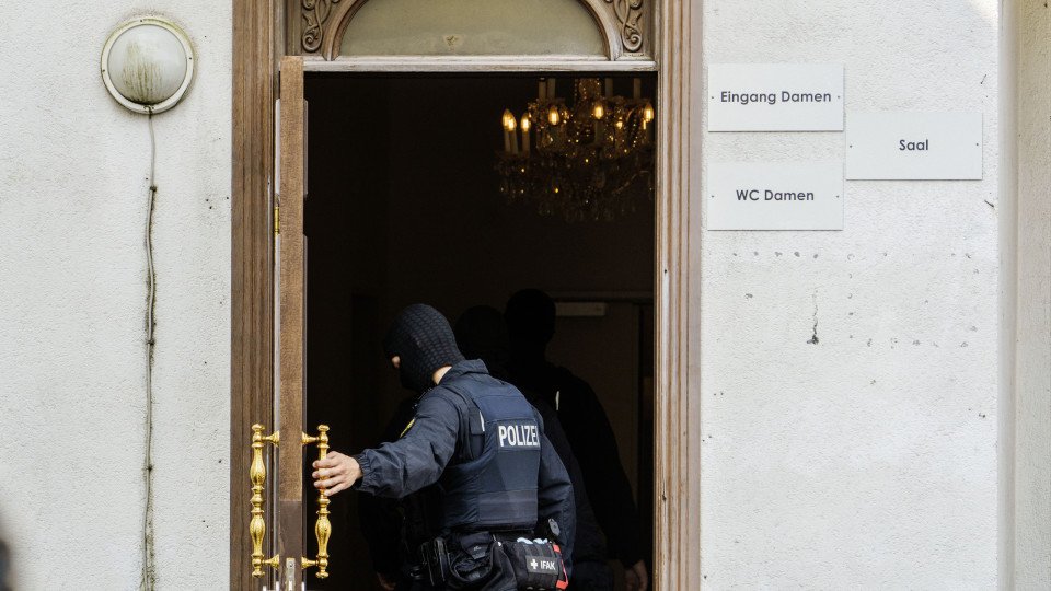 German Police Detain Two Russians for Alleged Involvement with IS