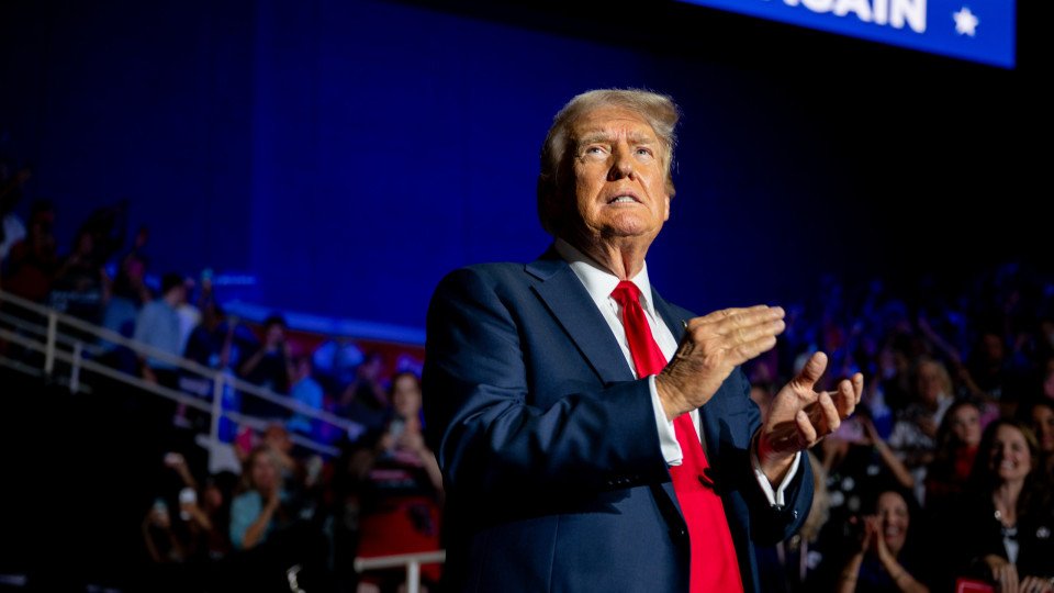 Trump Accuses Democrats of “Coup D’état” Against Biden