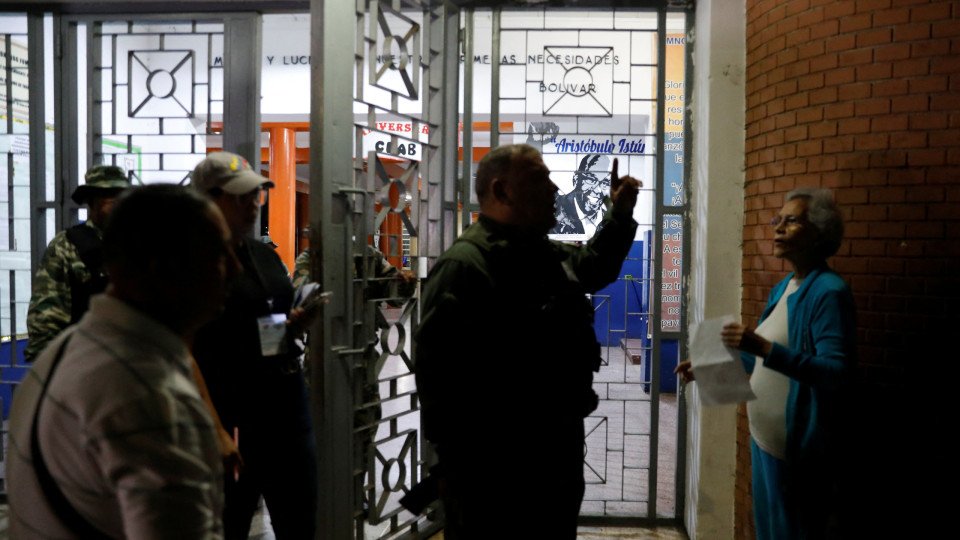 Venezuela. Voting Centers Begin to Open for the Presidential Election