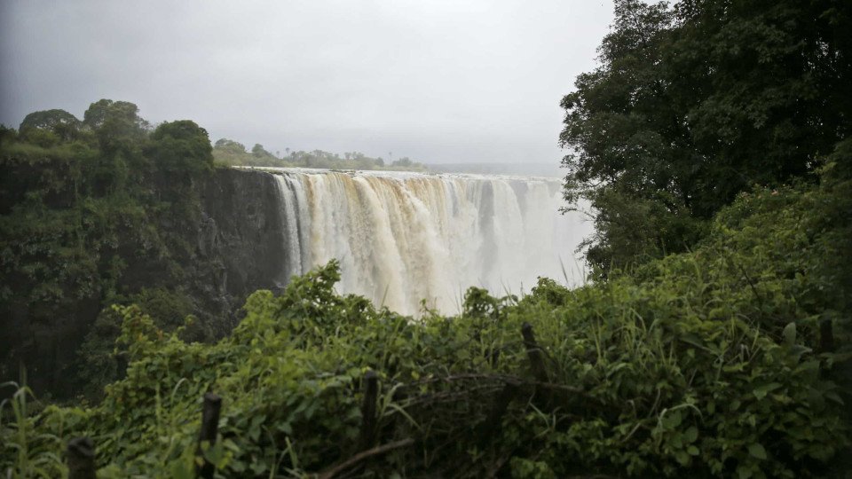 Zimbabwe And Zambia Sign Victoria Falls Exploration Agreement