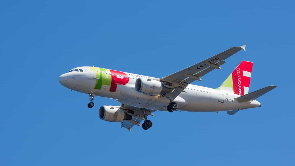 Argentine Diplomats Expelled by Maduro Leave Venezuela Via Lisbon