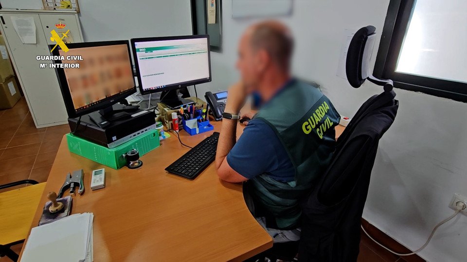 Youngsters Investigated After Creating Nude Images of Minors with IA