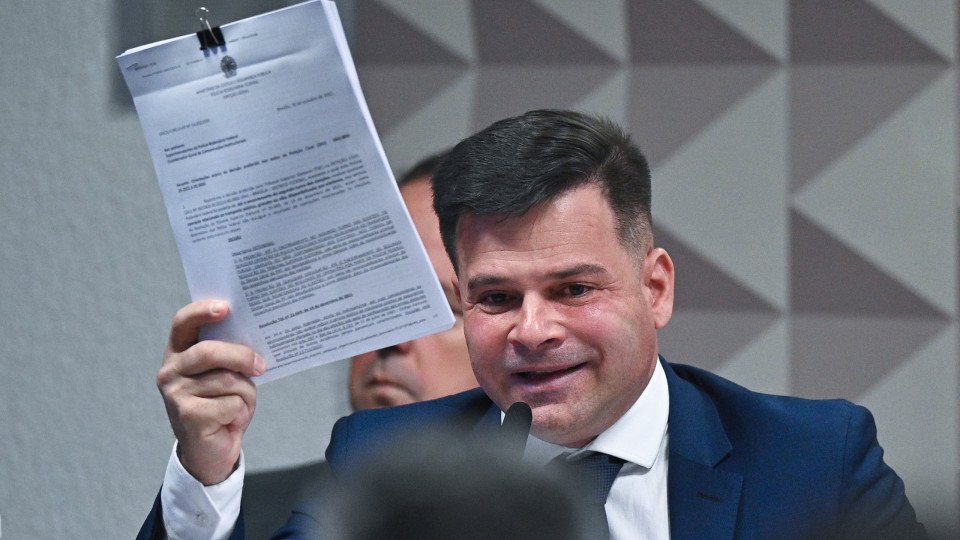 Former Director Suspected of Interfering in Brazil's Presidential Election Released