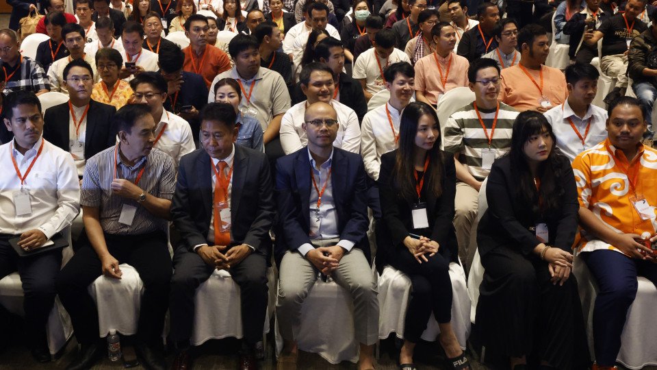 Thailand’s Dissolved Opposition Party Announces New Name and Leader