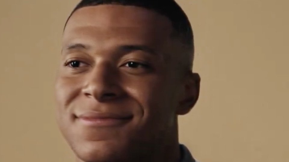 Real Madrid Presents Its Third Outfit And Mbappé Couldn't Miss It