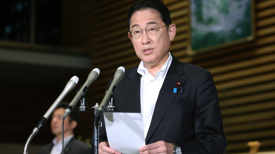 Japan's Prime Minister Cancels Trip After Seismic Alert