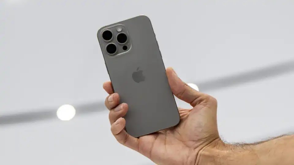 Apple ‘Dominates’ List Of Best-selling Mobile Phones In The First Half Of The Year