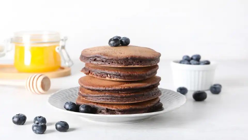 Nutritionist Tells You What You Should (Really) Eat Before You Train