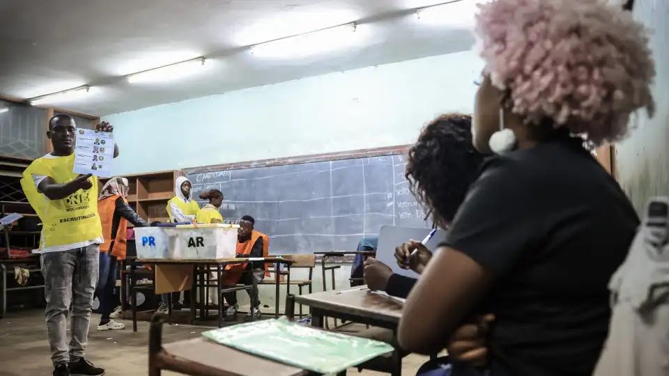 Director Of Mozambique's Electoral Body Arrested Over Alleged Money Theft