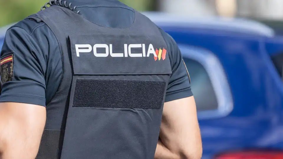 Man Stabbed and Smoked Cigarette While Victim Bleeds Out