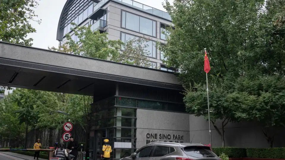 Man Executed In China For Killing Woman By Throwing Objects From 33rd Floor