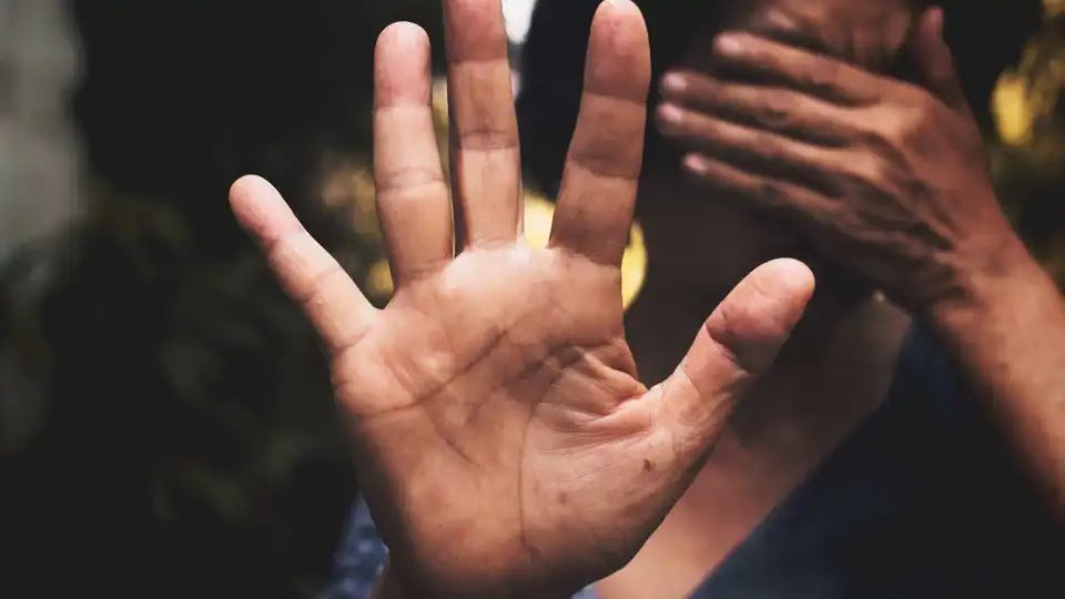 Man Kills Wife While Trying to Stop Her From Leaving Car During Argument