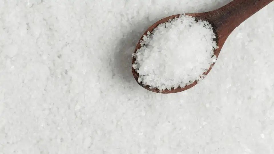 The Trick With Coarse Salt That Makes Your Home Smell Fresh Without Spending Much
