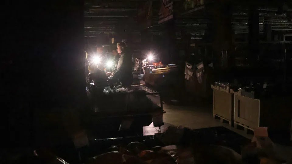 Russian Attack Leaves Hundreds of Thousands Without Power in Ukraine