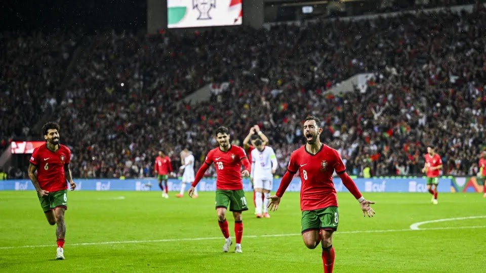 Bruno Fernandes And Amorim's Trip To Manchester: “He's Going There To Help”