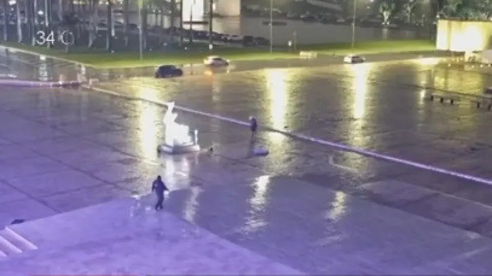 Filmed Moment When Man Blew Himself Up Next To STF In Brasilia