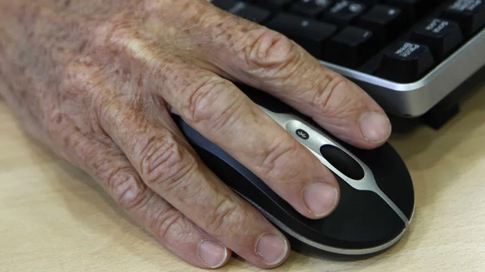 Elderly Man Scammed: He Thought He Was Dating an American Woman and Gave Her 2 Million