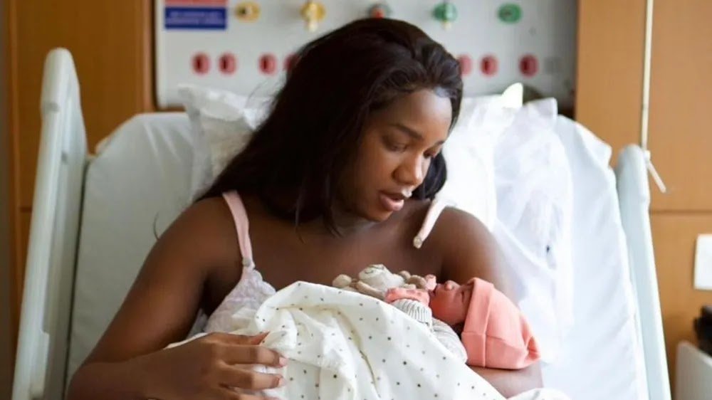 Iza Shows Daughter's Face For First Time