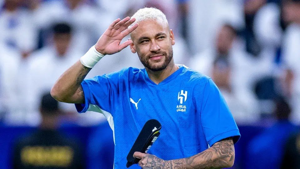 Neymar Wears Sneakers Studded With Swarovski