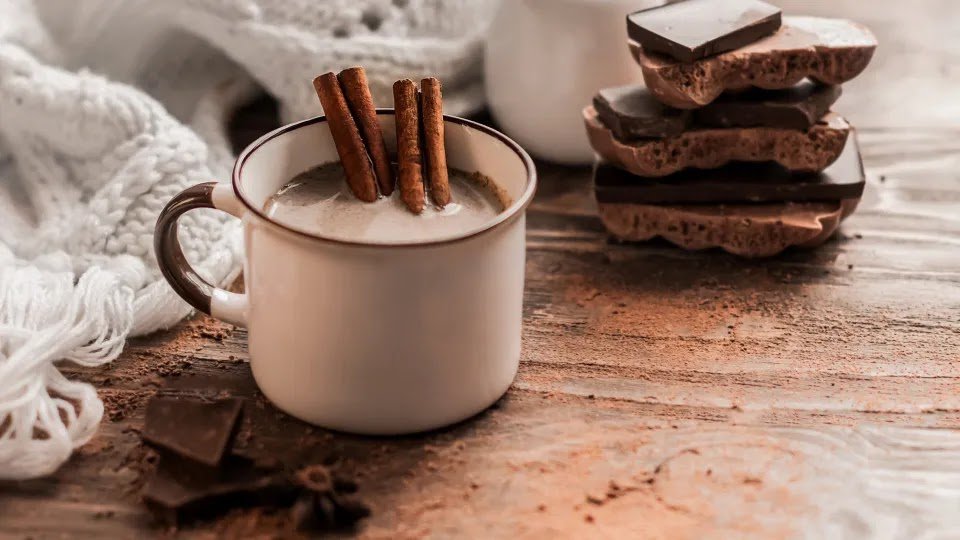 Nigella Lawson Teaches How to Make Hot Chocolate with Spices