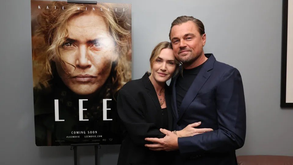 Leonardo Dicaprio and Kate Winslet's Friends Kiss at the Reunion