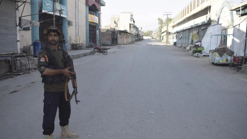 Pakistan. Eight Soldiers Killed and Seven Policemen Kidnapped in the North West