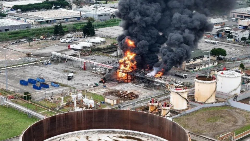 Explosion At Florence Refinery Kills At Least Two