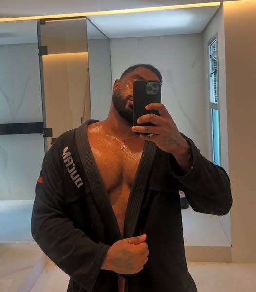 Baco Exu Do Blues Agita A Intenet Em Fotos Suadas