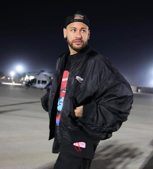 Bilionário, Neymar Encanta A Internet Em Novas Fotos