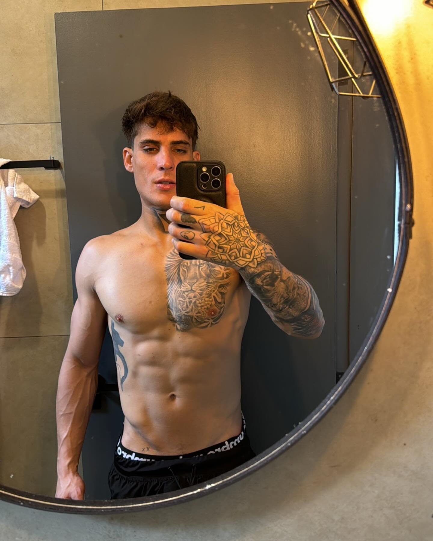 Ex Da Mãe Do Neymar, Revela Conta Em Plataforma De Conteúdo Alternativo