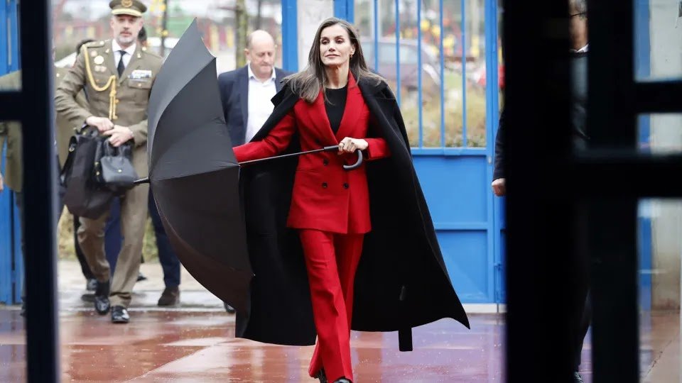 In Red In The Rain! Queen Letizia's Stunning Look