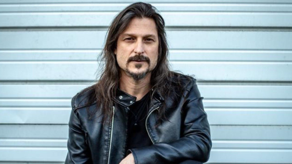 Angra Guitarist’s Technical Report Could Prove Adele Plagiarism