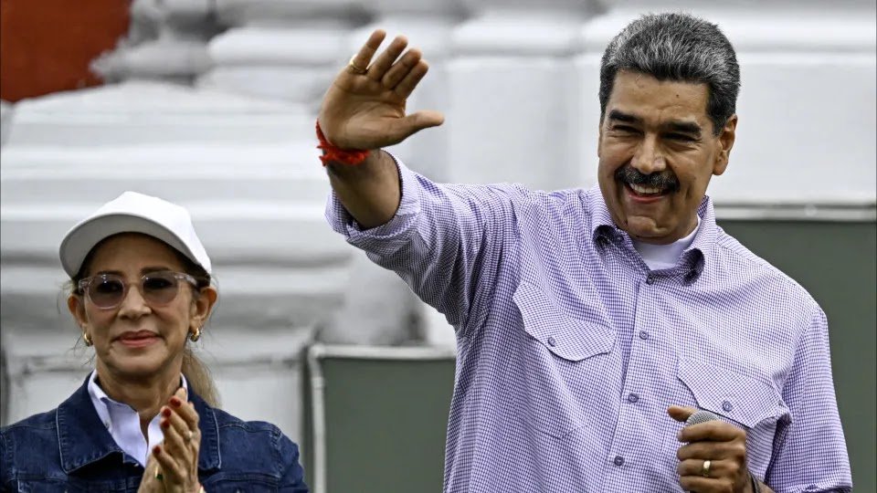 Nicolás Maduro Begins Third Term Surrounded by Criticism and Accusations