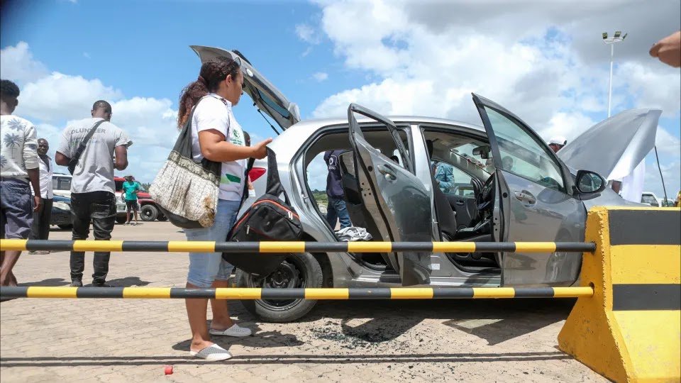 One Injured After Police Spray Tear On Protesters On Maputo Bridge