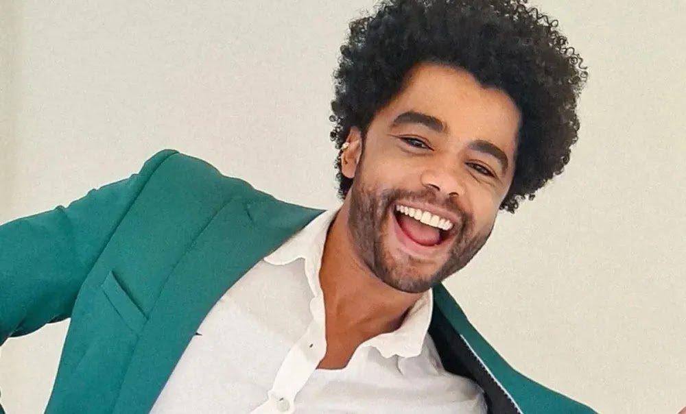 Viralizou Nas Redes Sociais Uma Cena Onde O Actor Diogo Almeida Aparece Fazendo Amor Intenso Com Outros Dois Actores